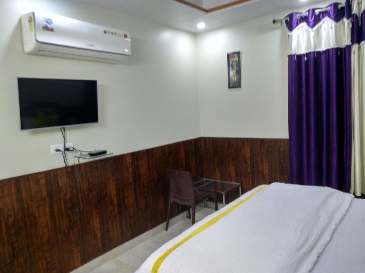 Hotel Rb Palace Dhaulpur Exterior foto